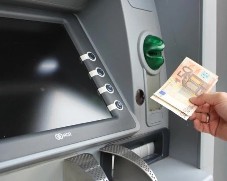 Зареждат банкоматите с евро на 1 януари