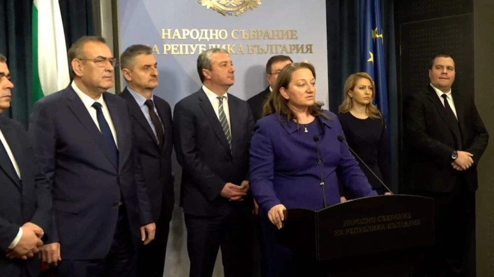 Бюджет на гърба на работещите: Правителството пълни хазната, източвайки джобовете на бизнеса и хората