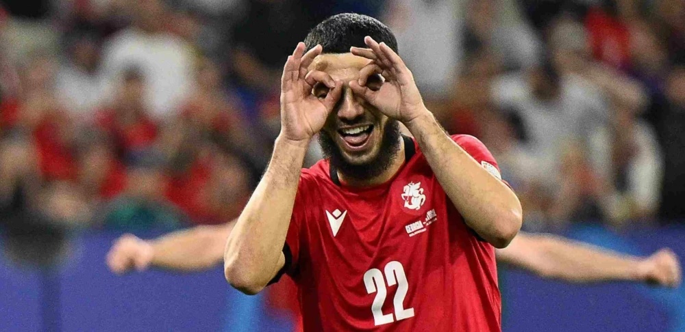 Една от звездите на Грузия и футболист на ЦСКА 1948 пропускат мача с България