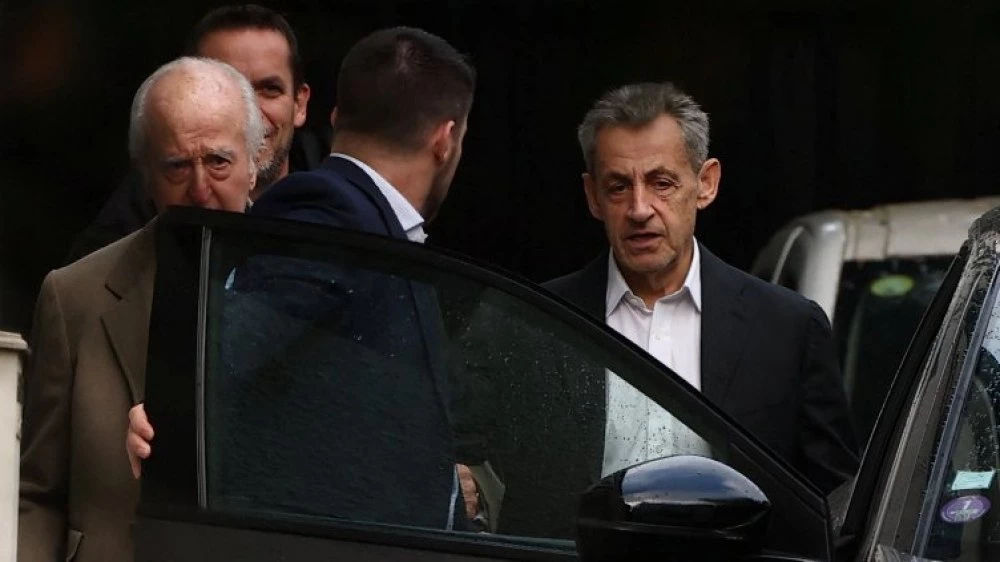 Парижки съд решава дали да освободи Саркози от затвора