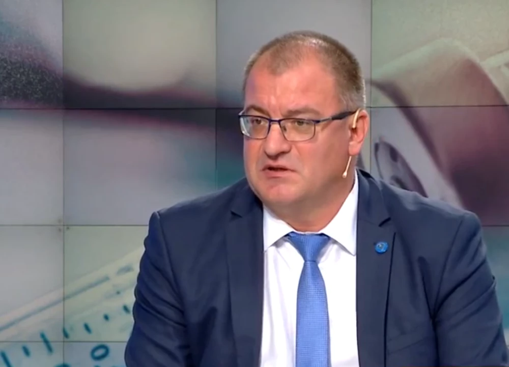 Защо се стигна до хаос с аптеките и наличностите на ваксините в складовете