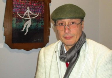 Ангел Гешев връща Времето в Пловдив с нов живот на стари каширани кашони от Китай