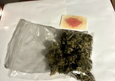 Двама тийнейджъри са задържани за разпространение на марихуана край училища в Горна Оряховица