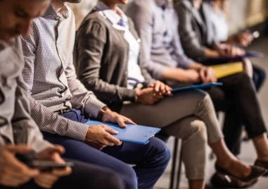 Над 4 милиона души в ЕС са били без работа за повече от година