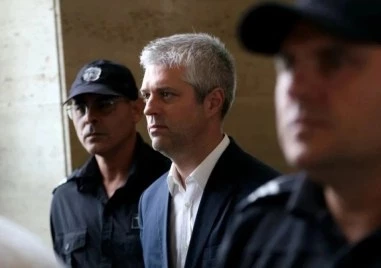 Официално днес изтича разрешеният отпуск на Коцев, очаква се ОИК-Варна да излезе с решение