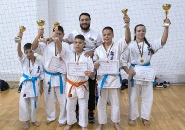 СКК „Феникс завърши спортната година с пет медала от Национална купа „Пловдив 2025