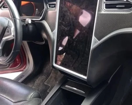 Гърция разкри измама за укриване на ДДС чрез българска фирма, продавала луксозни автомобили