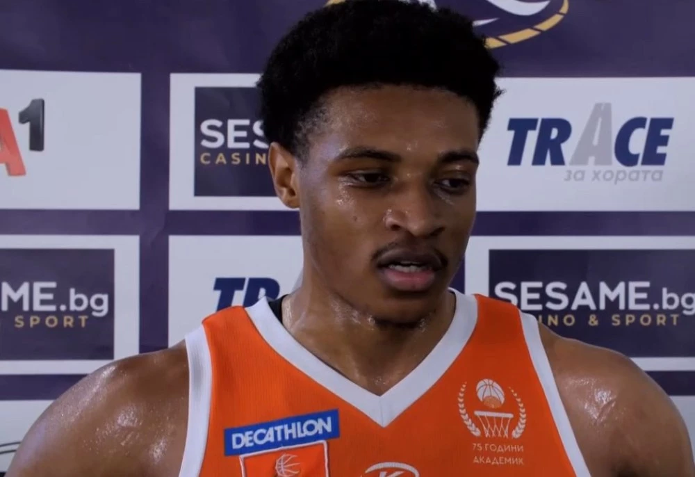 Бивш играч на Академик приключи кариерата си на 26 години