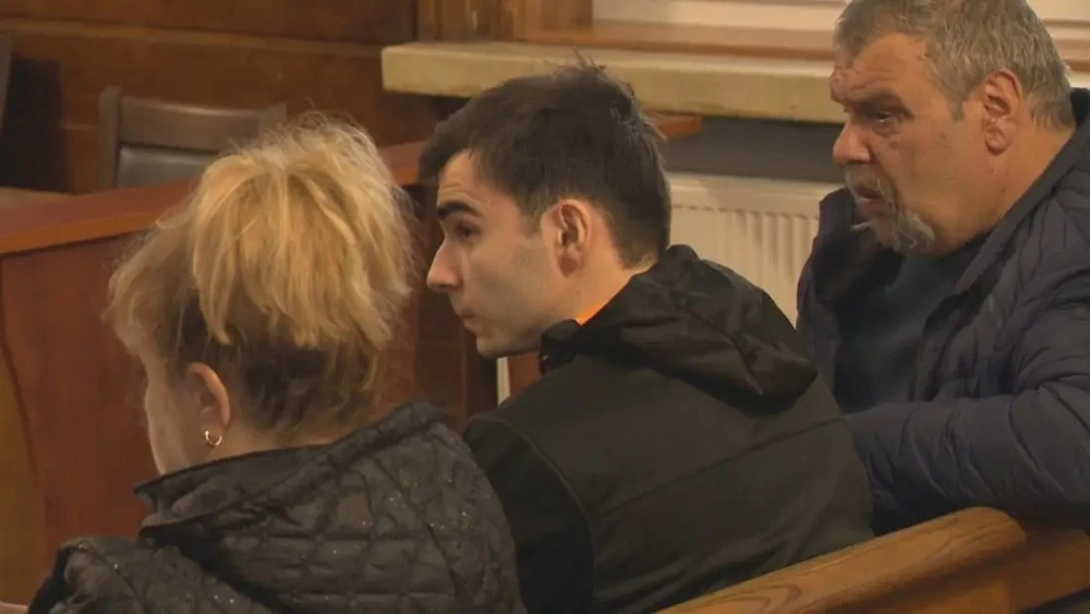 Майката на 19-годишния, обвинен за трагедията с трима загинали в Разград: Ще си изтърпи, каквото трябва