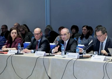 Караджов от Пловдив: През януари ще обявим втората процедура за електрически зарядни станции на стойност 19,5 млн. лева