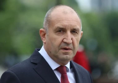 Оправданията на управляващите че чакат обнародването на приетите от тях