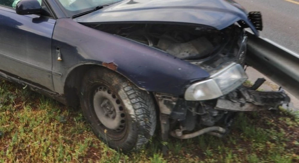 Двама пострадаха при тежка катастрофа в Хасковско