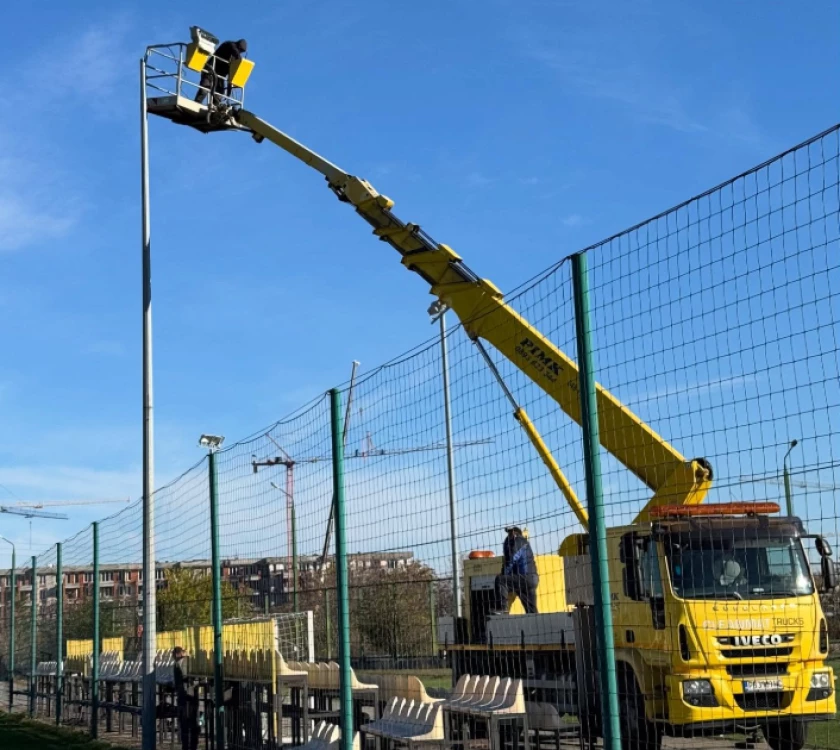 От Ботев се похвалиха, че всички тренировъчни терени на базата вече са с осветление