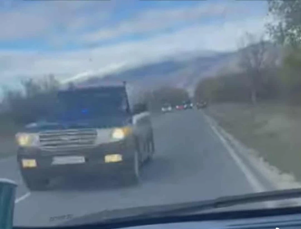 След като кортеж на НСО предизвика напрежение край Пловдив: Какви са привилегиите на колите със специален режим