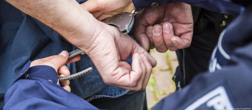 20-годишен открадна портмонето на възрастна жена в Пловдивско, задигна и телевизор от съсед