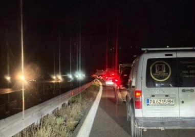 Горящо ремарке на камион предизвиква огромно задръстване на АМ Тракия към Пловдив
