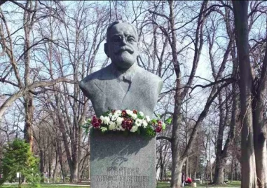 Пловдив почита паметта на проф. Антон Безеншек с церемония в Цар-Симеоновата градина