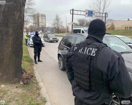 Тежко бреме за бюджета: Близо 7000 служители в МВР получават едновременно пенсия и заплата