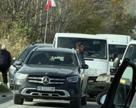 Верижна катастрофа затапи Околовръстното на Пловдив