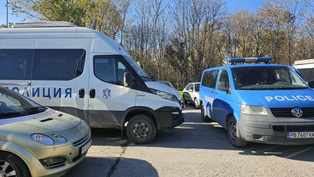 Показен арест в Столипиново, хванаха известен дилър и жена му