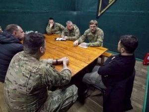 Сирски: Покровск не е обкръжен, но остава основната цел на Русия