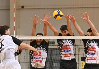 Волейболният Локомотив спечели драма с ЦСКА в София