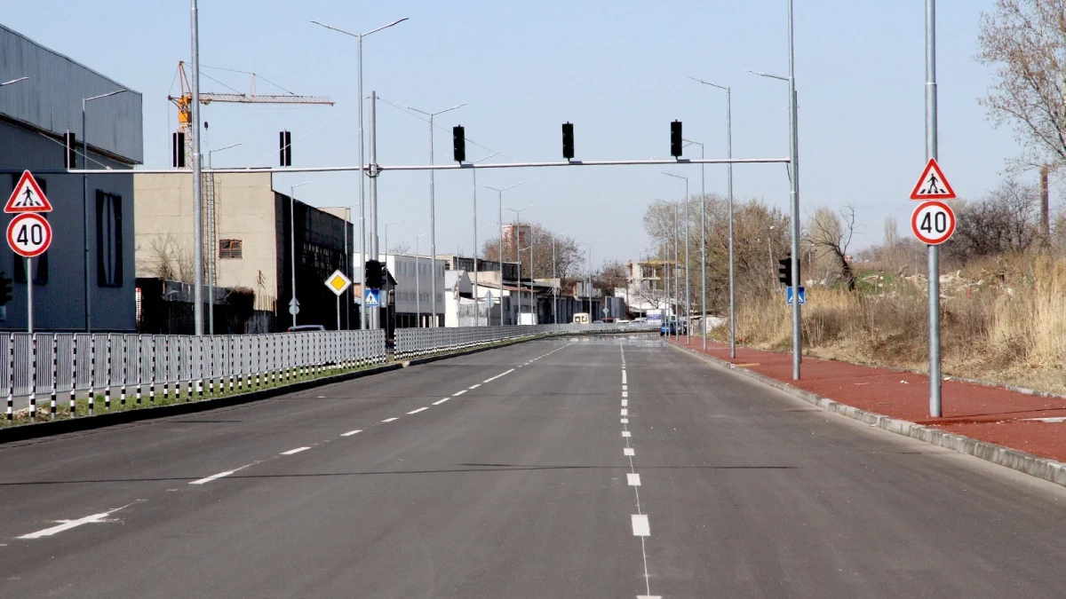От утре: Ограничават движението на кръстовище в „Северен
