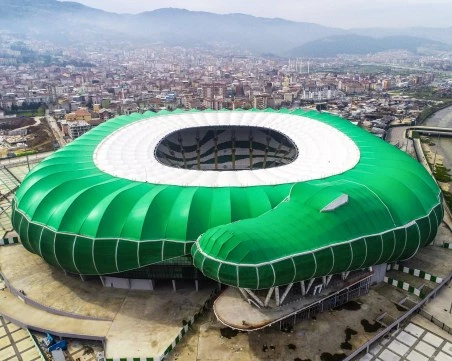 Футболните национали играят на най-интересния стадион в Турция