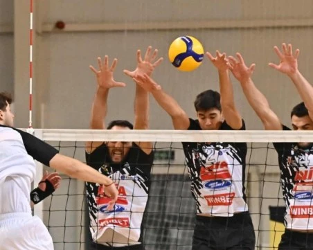 Волейболният Локомотив спечели драма с ЦСКА в София