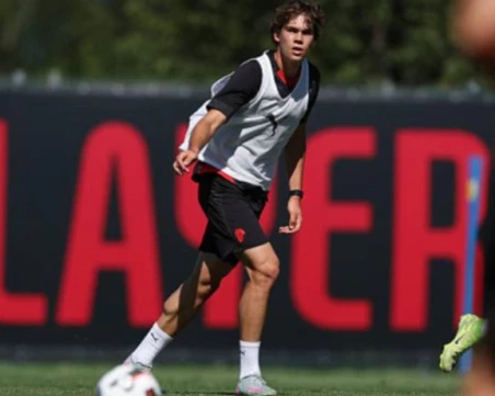 Юноша на Ботев игра цял мач за първия отбор на Милан, но се получи интересен казус с него