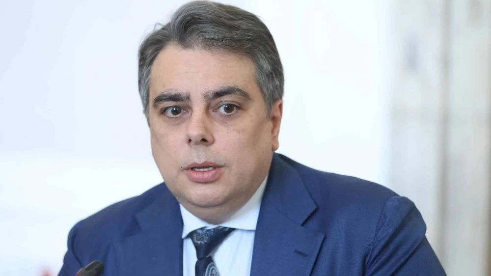 Асен Василев за номинацията на Спецов: Това е лоша шега, не отговаря на изискванията