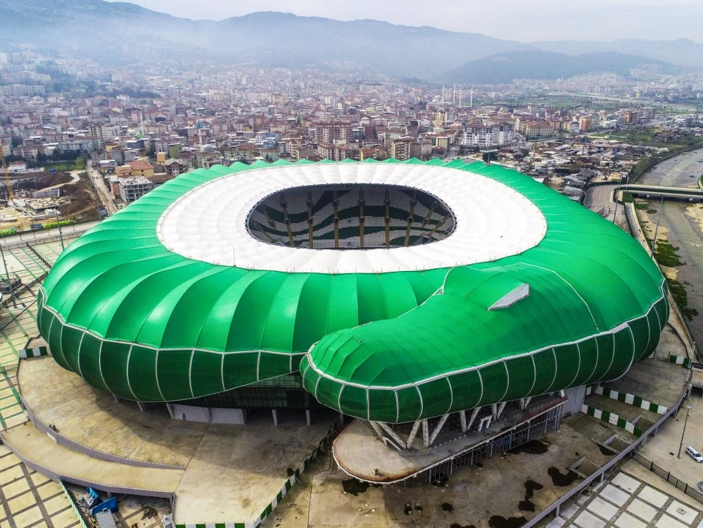 Футболните национали играят на най-интересния стадион в Турция