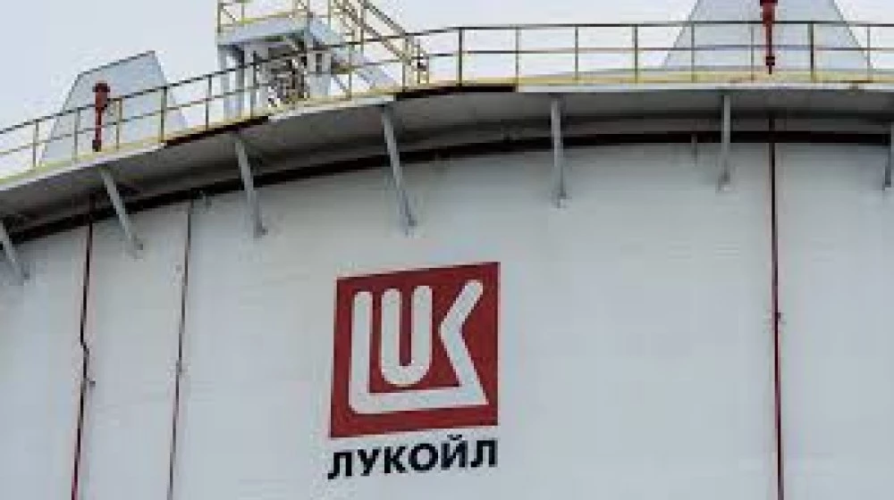 „Лукойл”: Преговаряме с няколко потенциални купувачи на активите ни