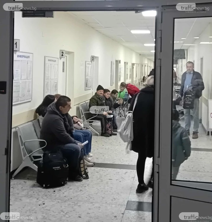 Наплив от пациенти с вирусни симптоми пред лекарските кабинети в Пловдив