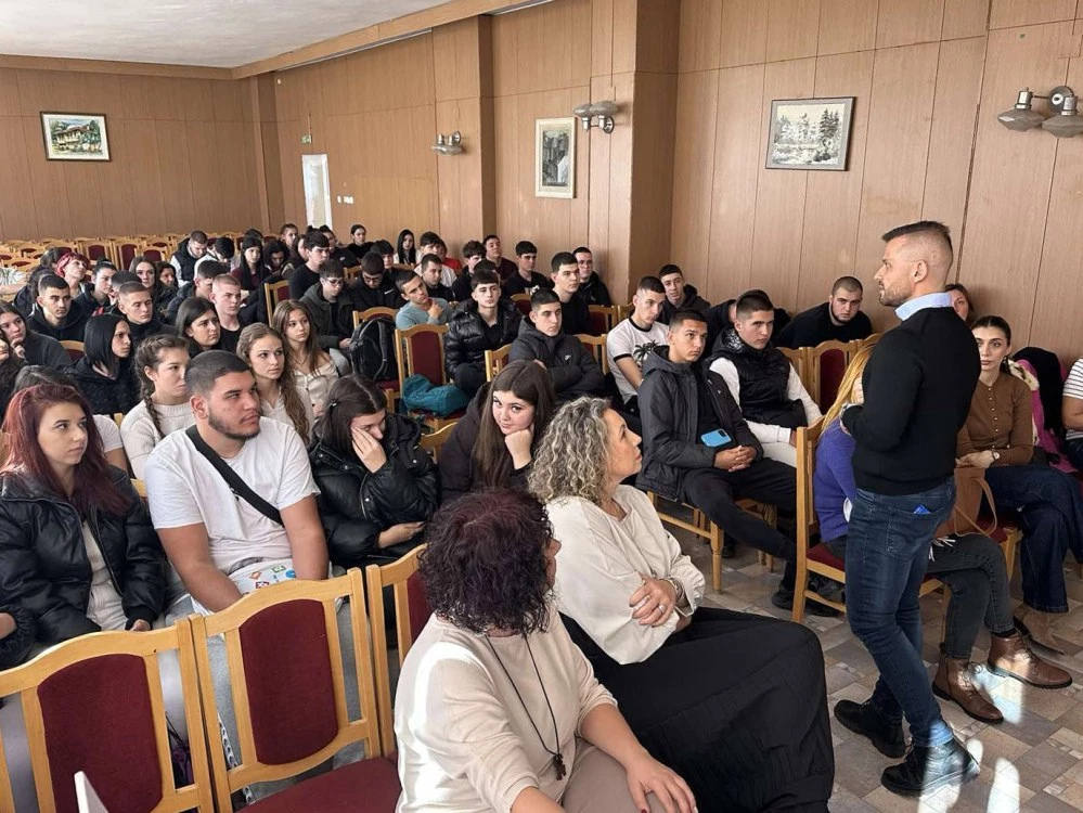 Пловдив е областта с най-много аборти сред младежи и все по-късно родителство