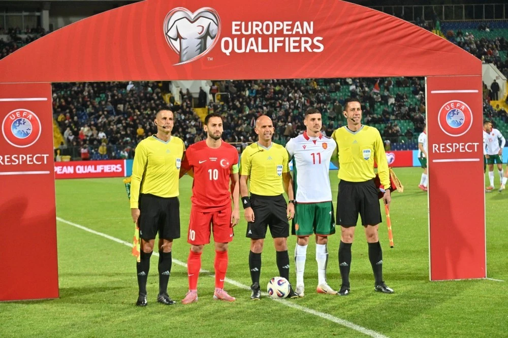 Стартовите състави на България и Турция