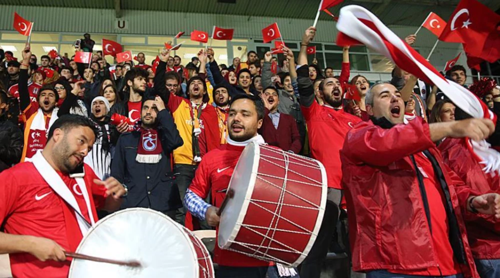 Турските власти към феновете: Не освирквайте българския химн