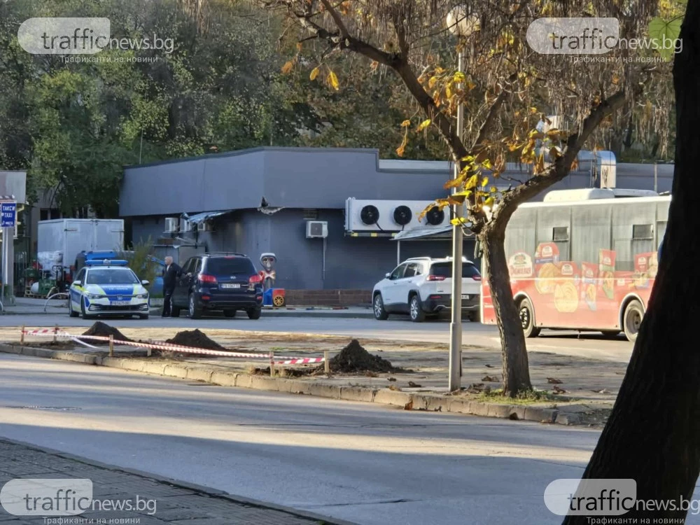 Втори случай за няколко часа: Шофьор на градския транспорт затисна с вратите възрастен мъж