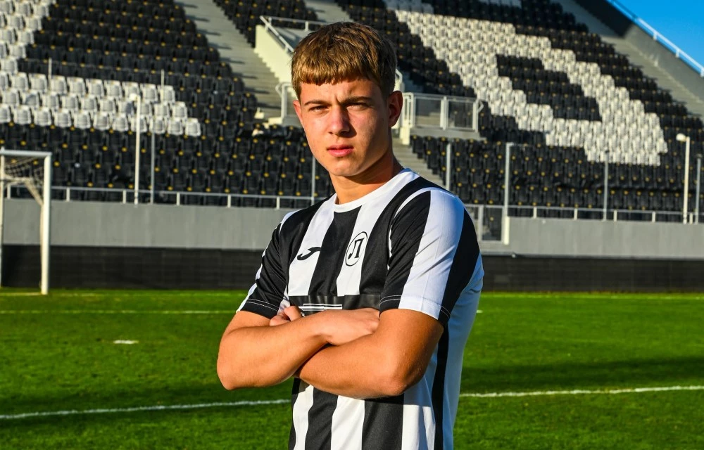 Юноша на Локо с повиквателна за България U16