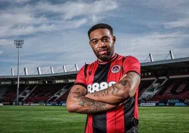 Локо София взе бивш играч на Ливърпул с над 100 мача във Висшата лига