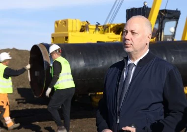 Премиерът Желязков: Направихме възможно най-доброто за рафинерията