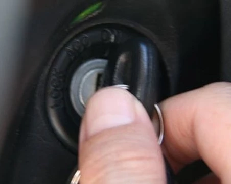 Какво да направим, ако колата не запали в студено утро?