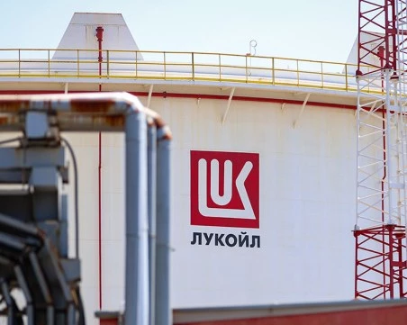 Продължават проверките на ДАНС и ГДБОП в рафинерията в Бургас