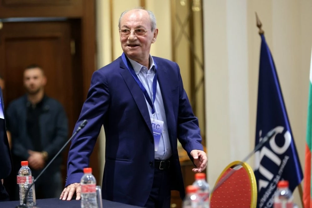 Доган учреди новата АПС, ще бъде почетен председател с оперативни функции