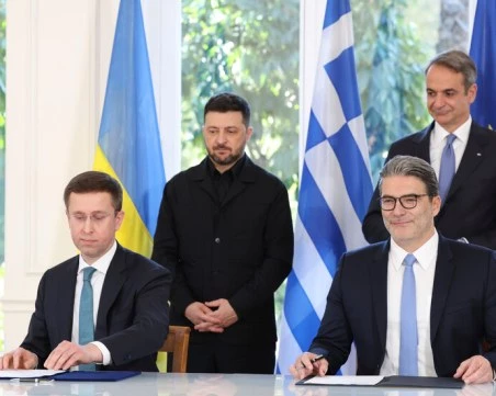 Гърция и Украйна подписаха споразумение за транзит на американски втечнен природен газ през България