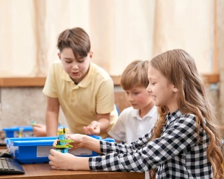 МОН изследва готовността на учители и ученици да използват AI