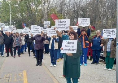 Медици от УМБАЛ-Пловдив блокираха  за четвърти път възлово кръстовище в града