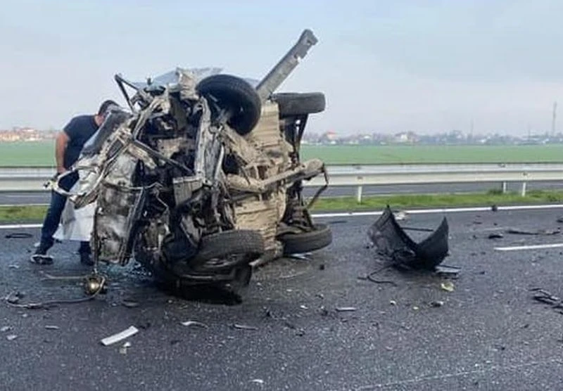 Разследващи работят по няколко версии за фаталния инцидент на АМ Тракия с три жертви