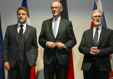 Стармър, Мерц и Макрон се ще съберат утре на работна вечеря в Берлин