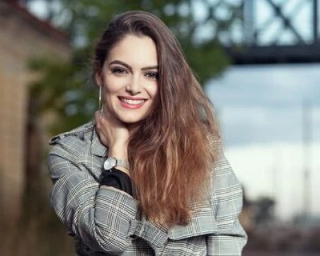 Министър Боршош стана дядо, дъщеря му Радина роди син